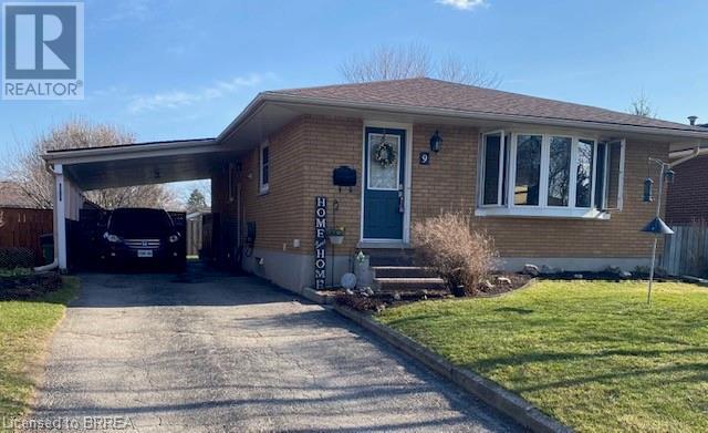 Property at 9 BLUERIDGE Crescent image 1