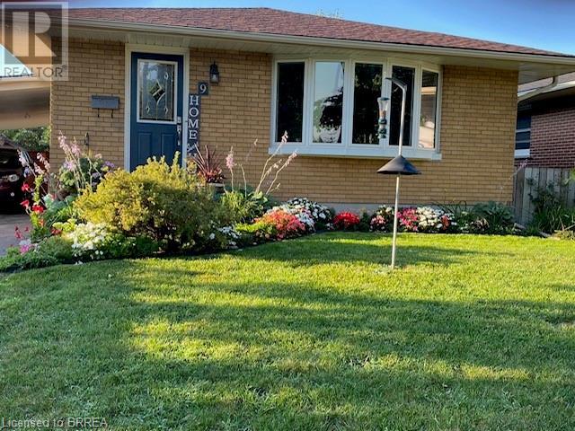 Property at 9 BLUERIDGE Crescent image 2