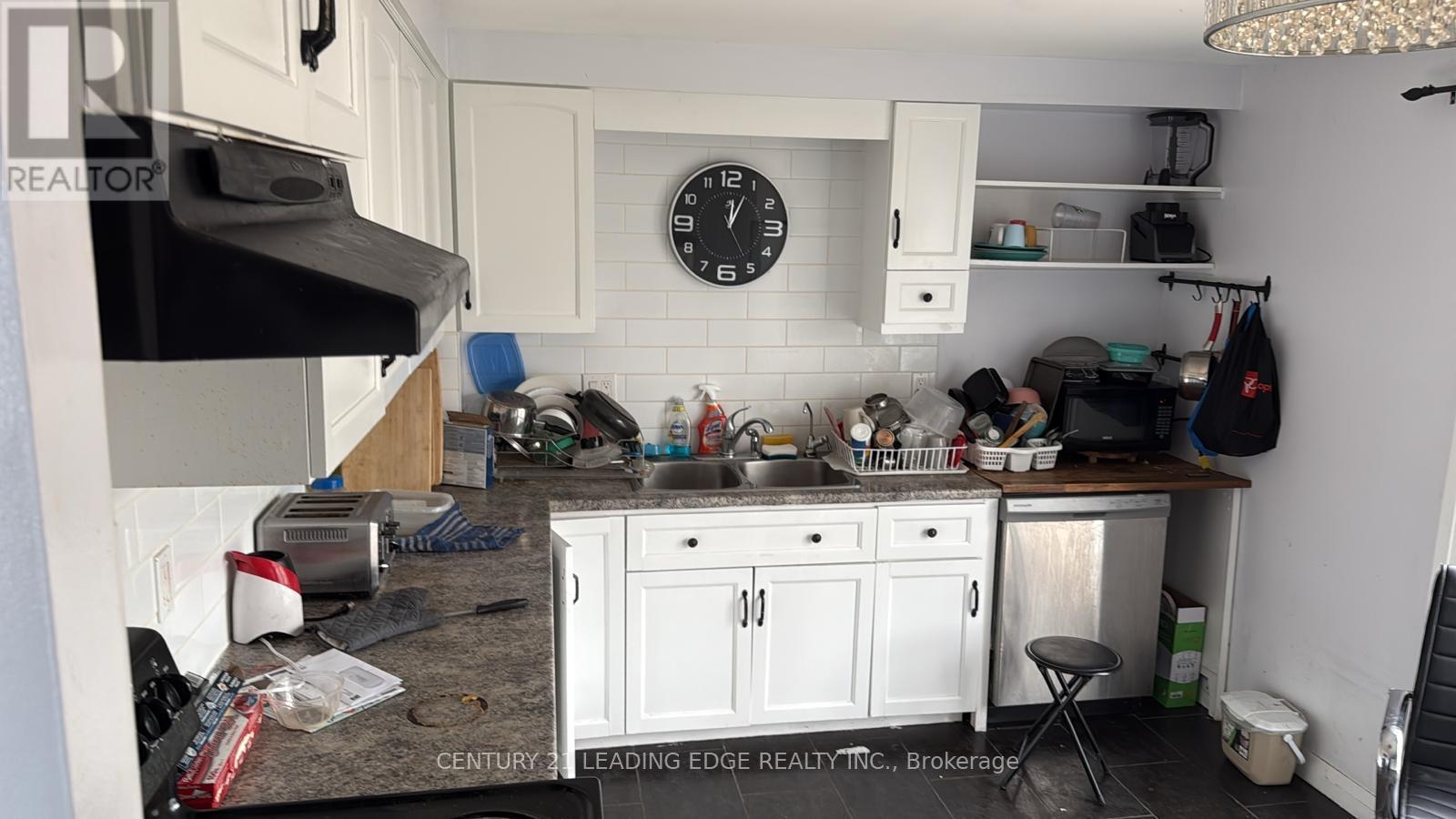 Property at 257 MORGAN AVENUE image 3