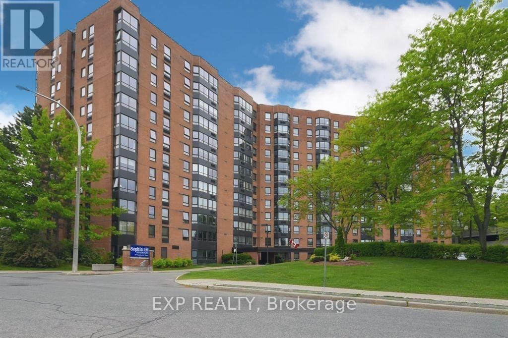 Property at 1013 - 80 SANDCASTLE DRIVE image 1