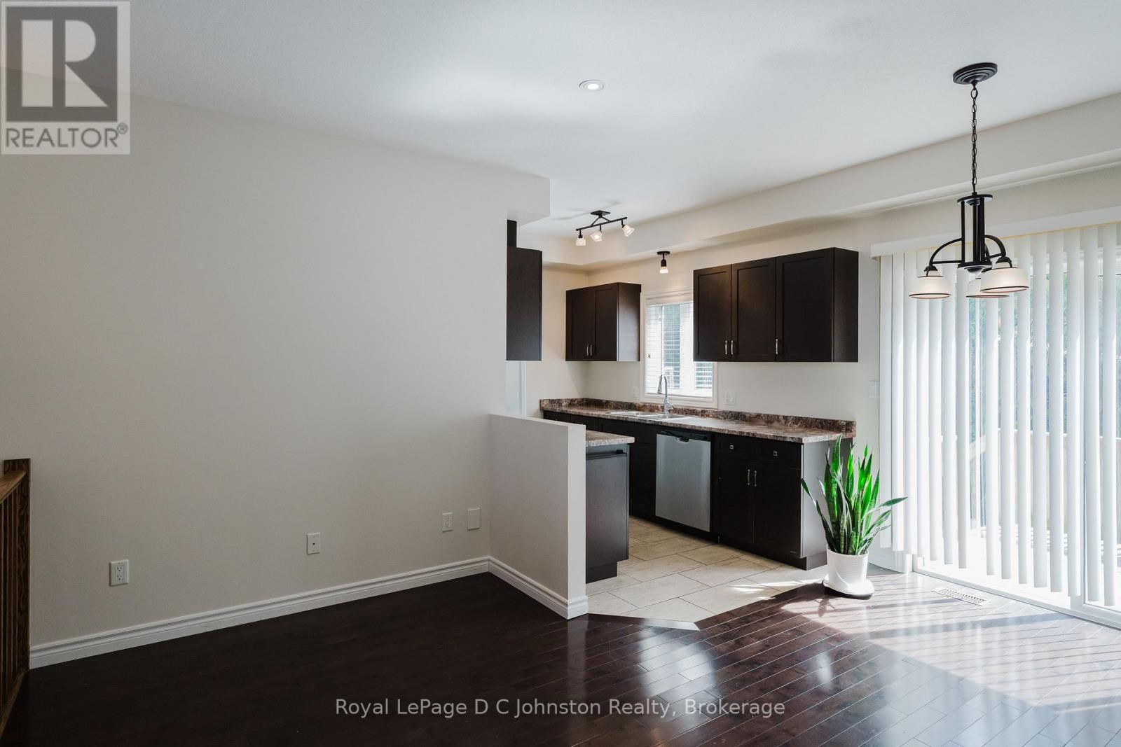 18 - 935 Goderich Street N, Saugeen Shores, Ontario  N0H 2C3 - Photo 10 - X12101787
