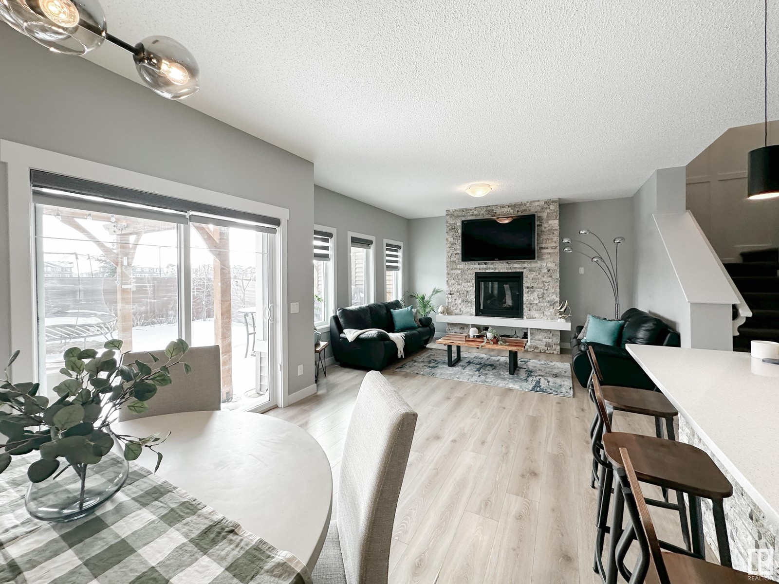 Property at 147 JOYAL WY image 4