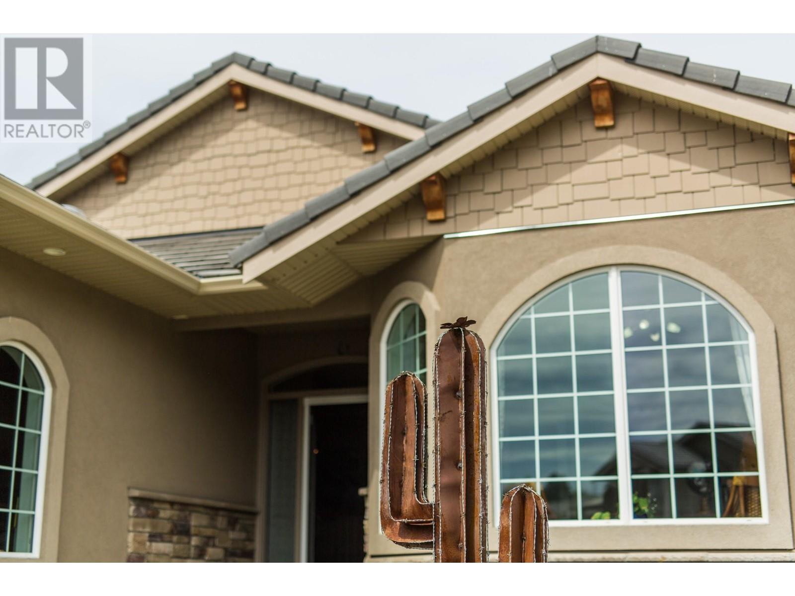 Property at 16 Chardonnay Court image 3
