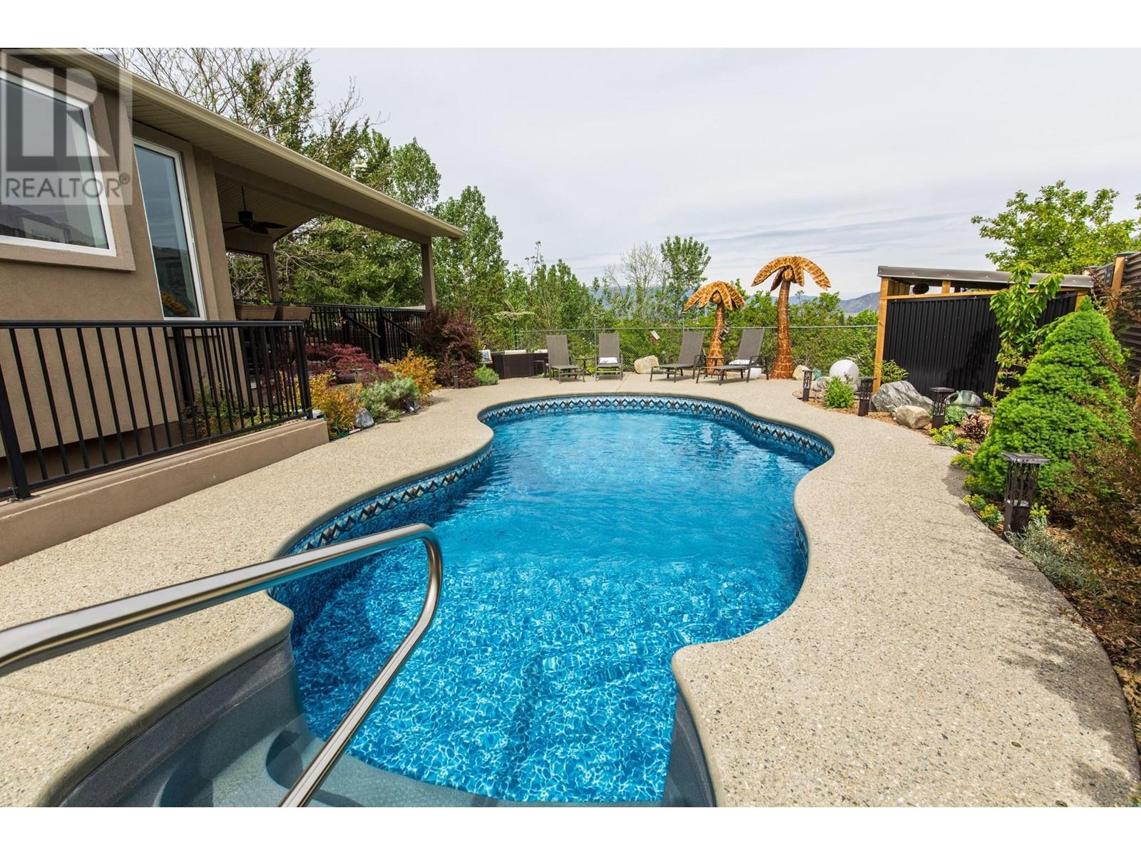 Property at 16 Chardonnay Court image 1