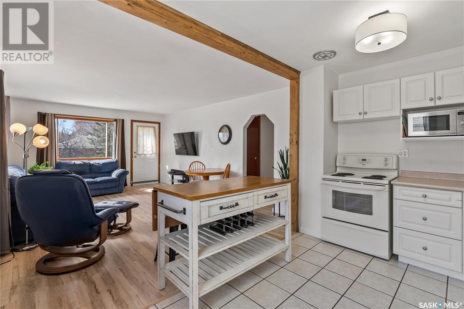 Property at 1211 Cumberland AVENUE S image 3