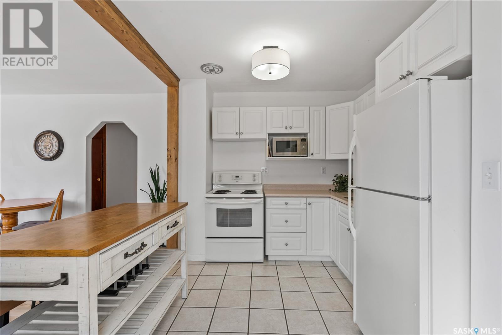 Property at 1211 Cumberland AVENUE S image 4