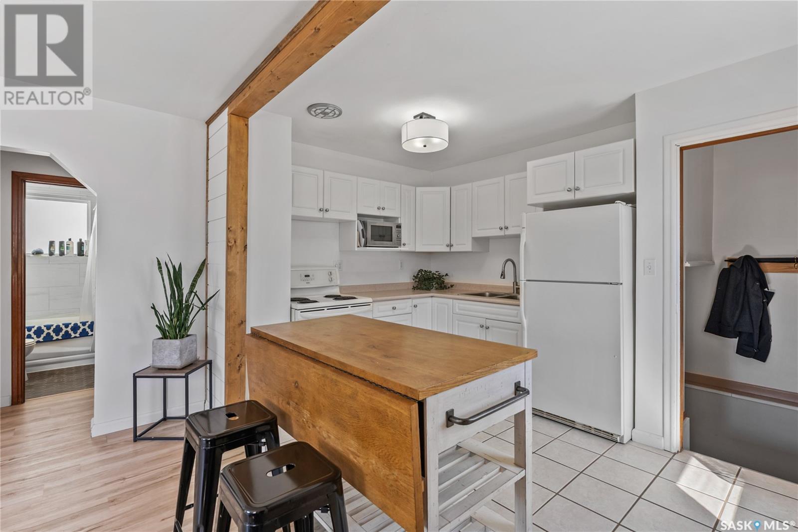 Property at 1211 Cumberland AVENUE S image 5