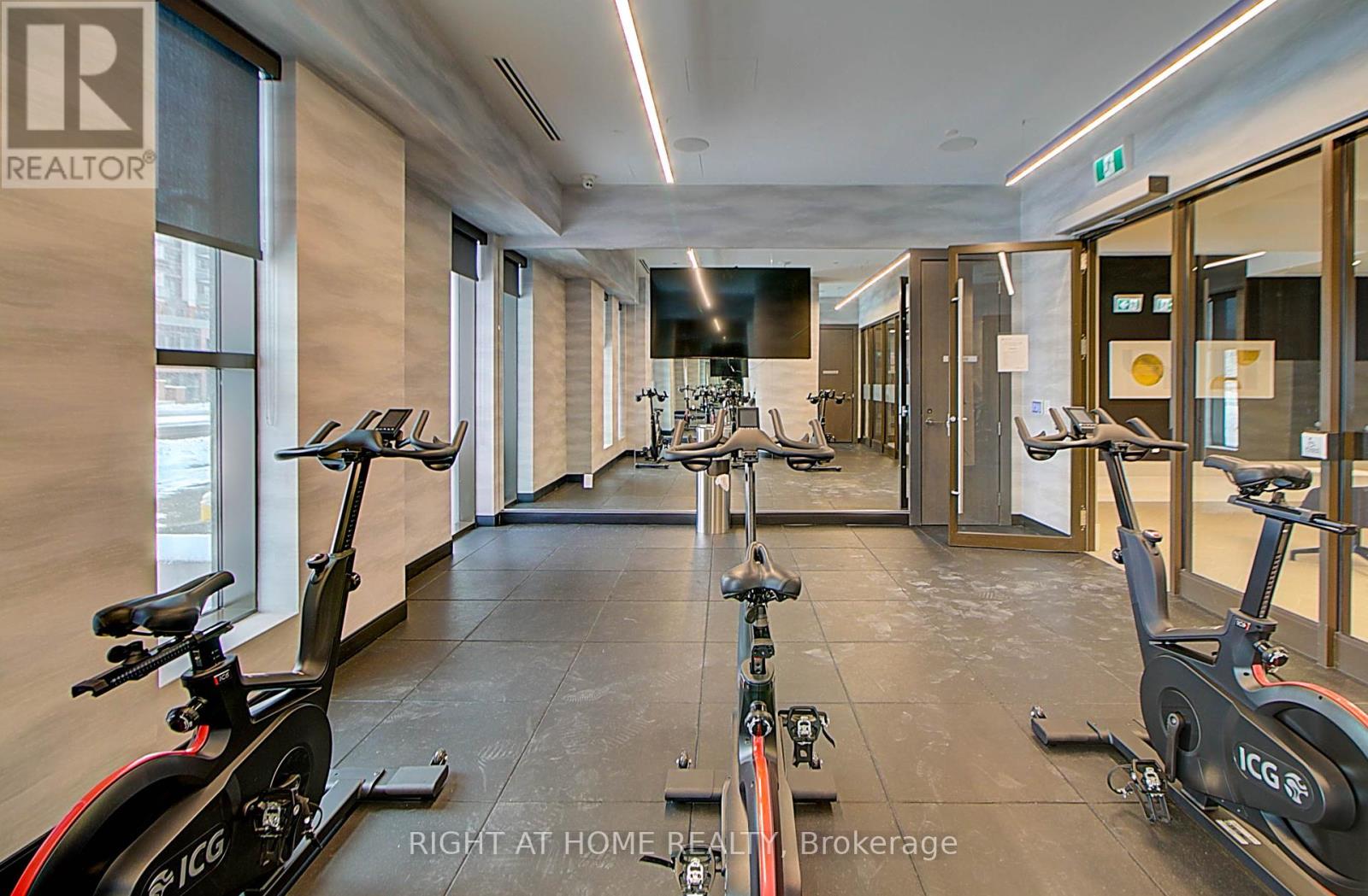 Property at 2407 - 2550 SIMCOE STREET N image 3