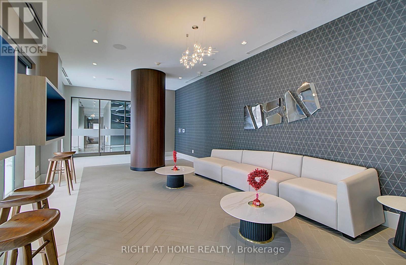 Property at 2407 - 2550 SIMCOE STREET N image 4