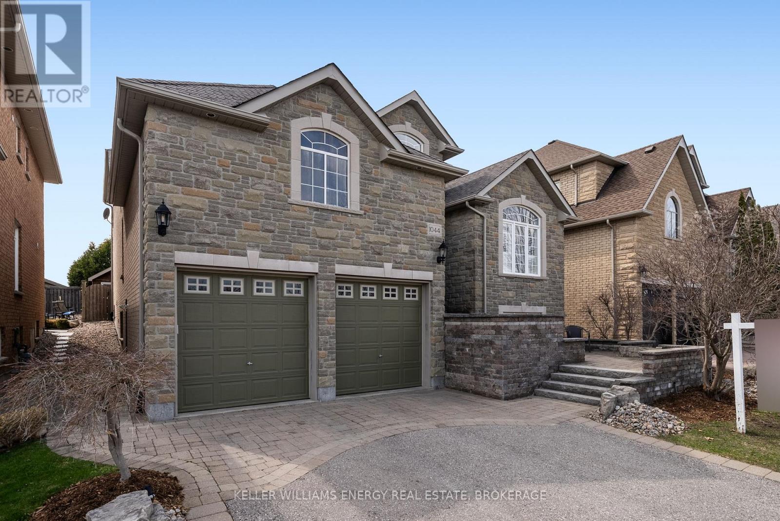 Property at 1044 SWISS HEIGHTS image 4