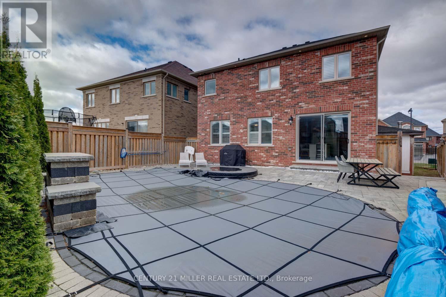 Property at 9 MCDONNELL CRESCENT image 4