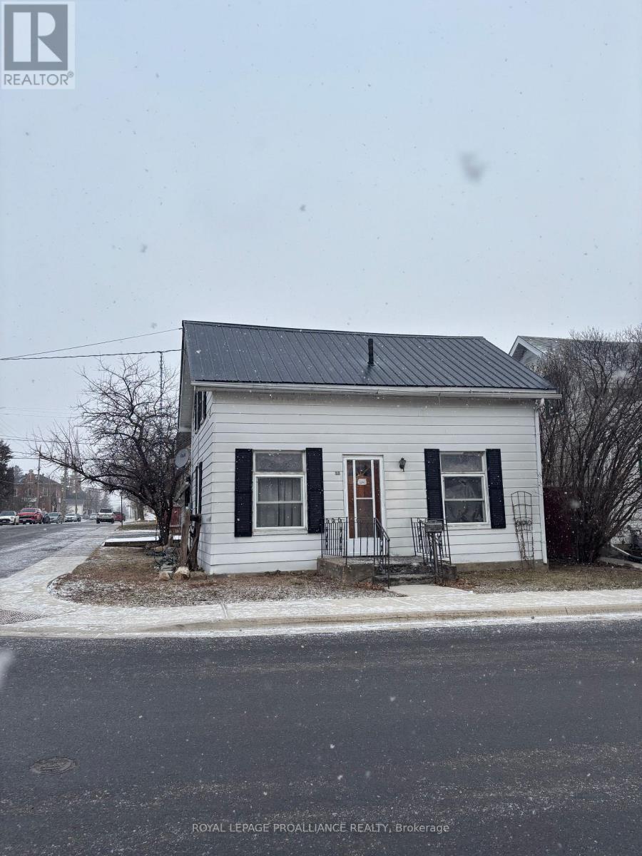 Property at 27 WATER STREET W image 1