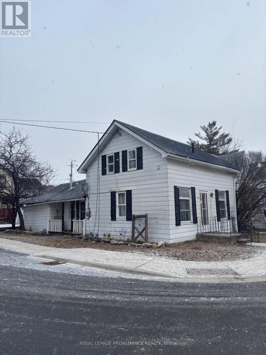 Property at 27 WATER STREET W image 3