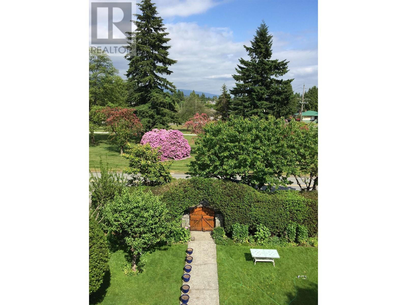 Property at 1617 W GRAND BOULEVARD image 2