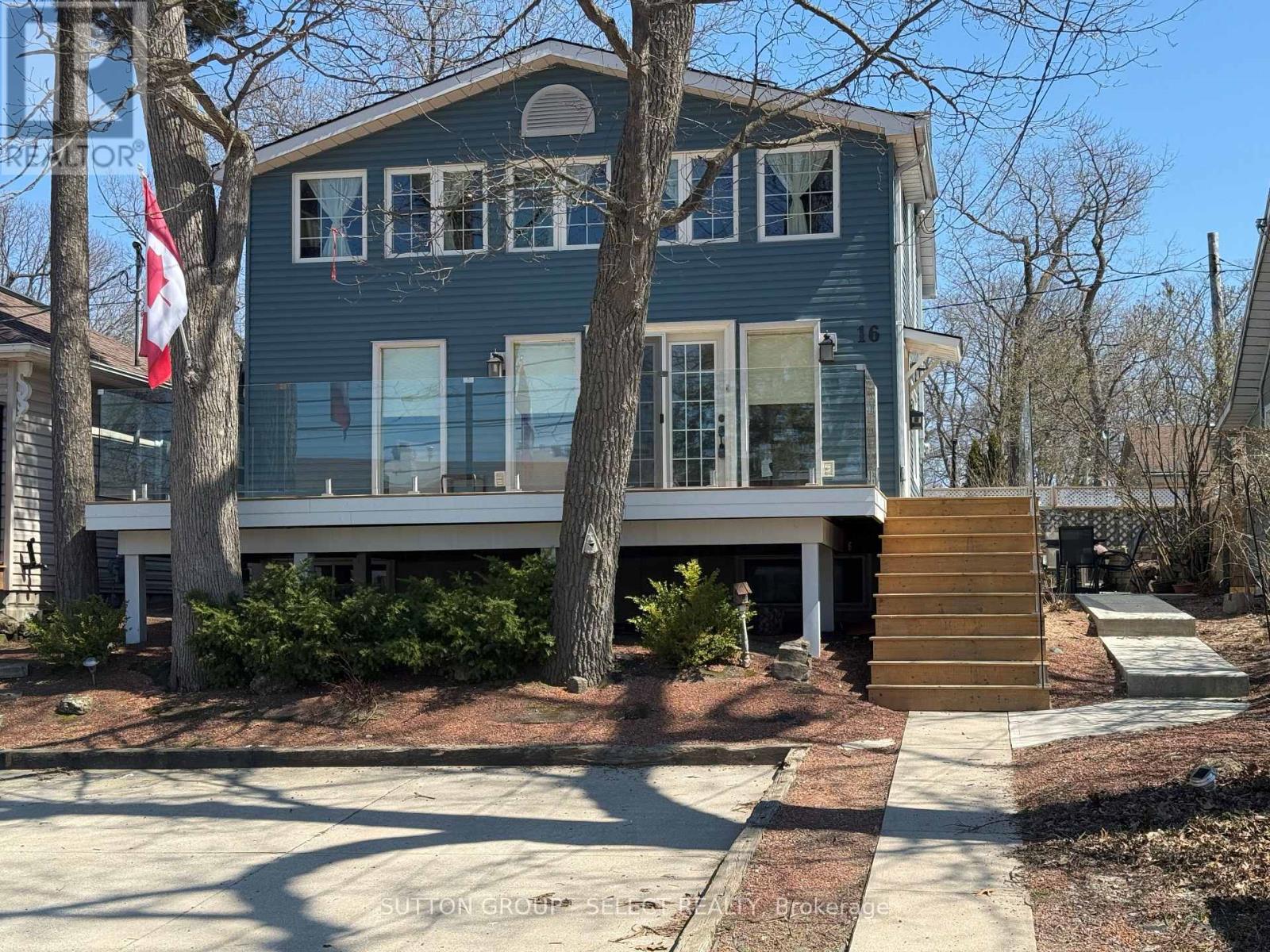 16 Huron Avenue