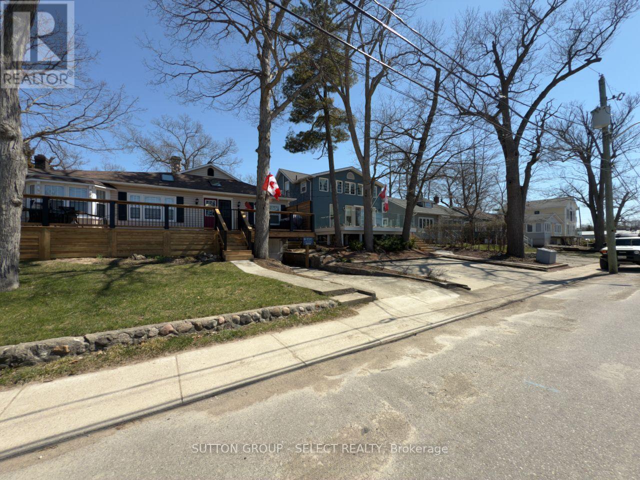 Photo 7 of 41 for 16 Huron Avenue