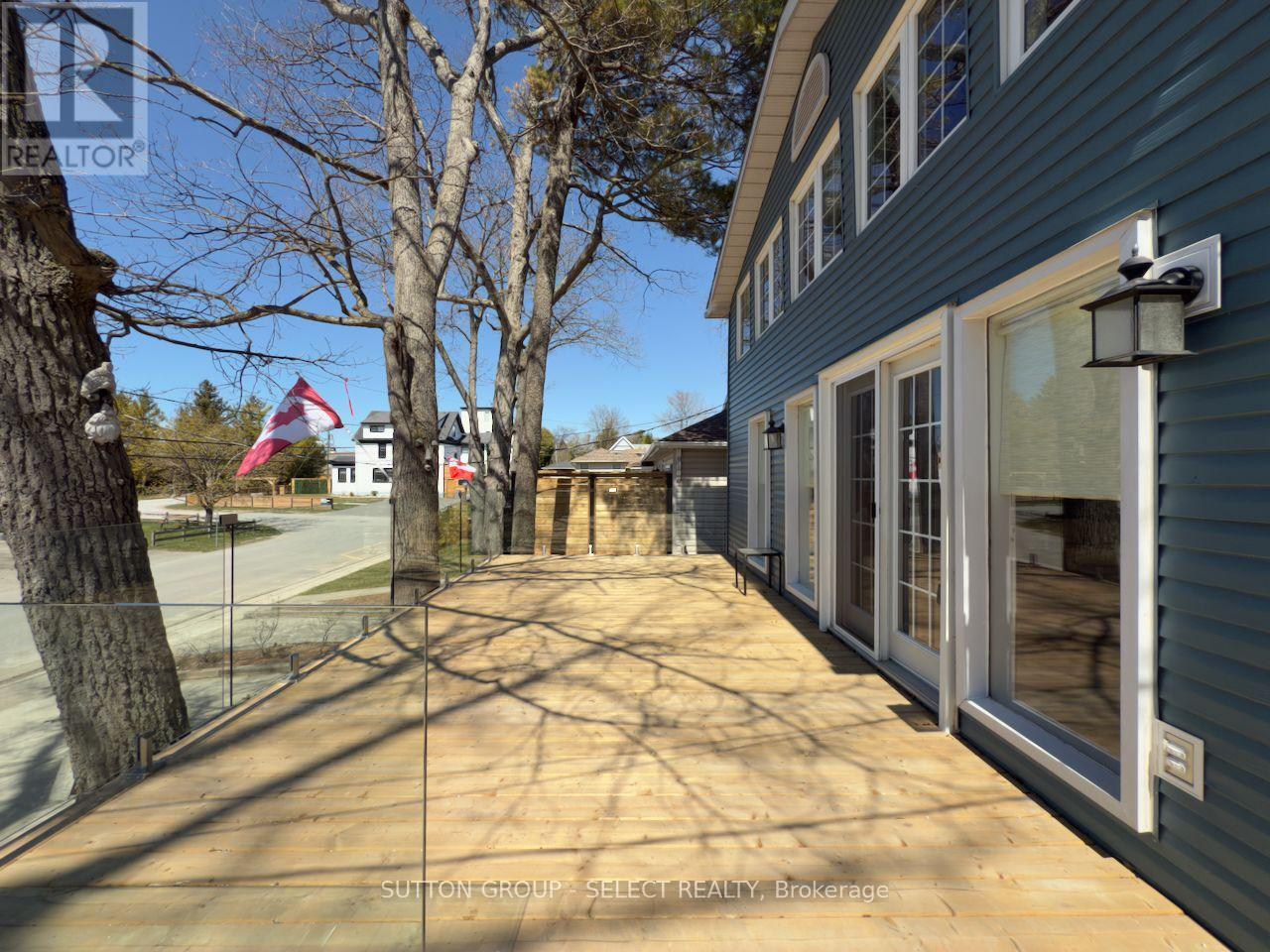 Photo 9 of 41 for 16 Huron Avenue