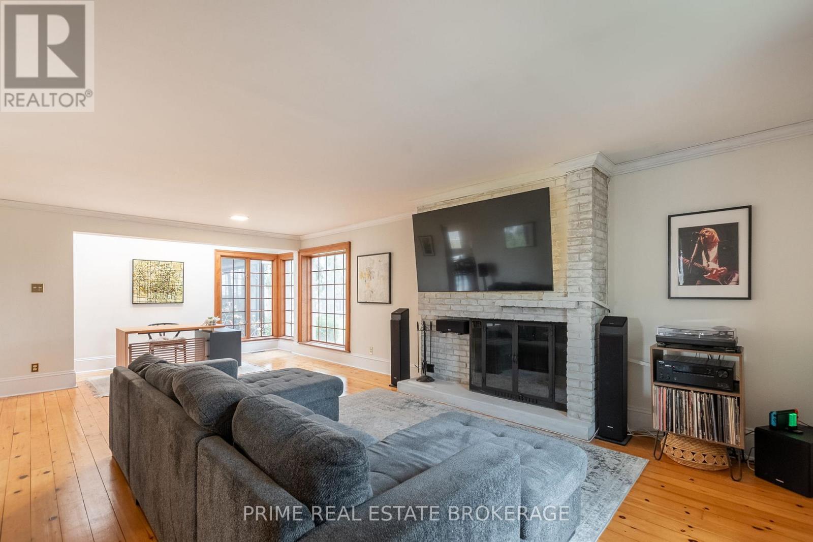1499 Westdel Bourne Road, London South, Ontario  N6K 4R1 - Photo 17 - X12101976