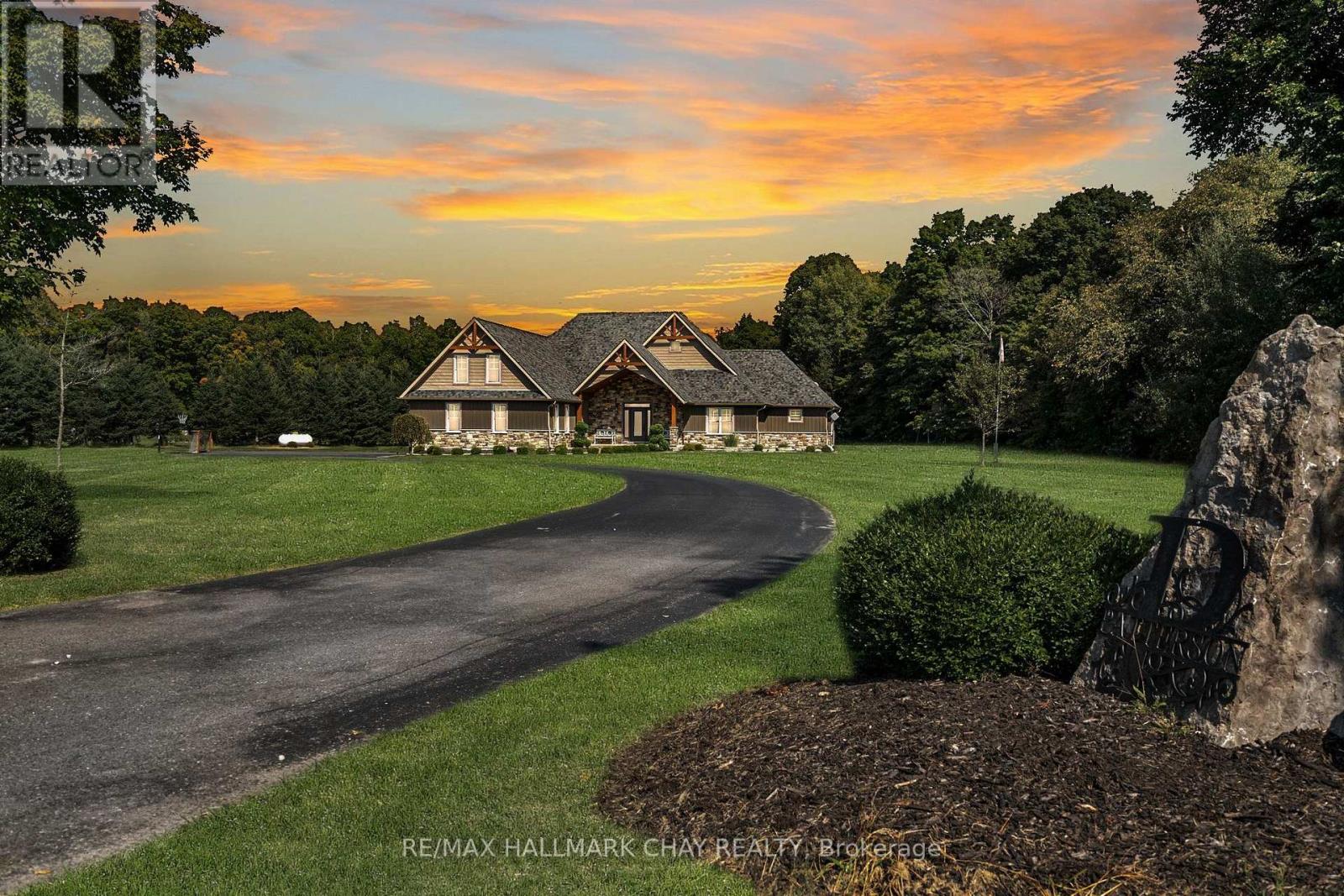 2957 3/4 SUNNIDALE SIDE ROAD, Clearview, Ontario