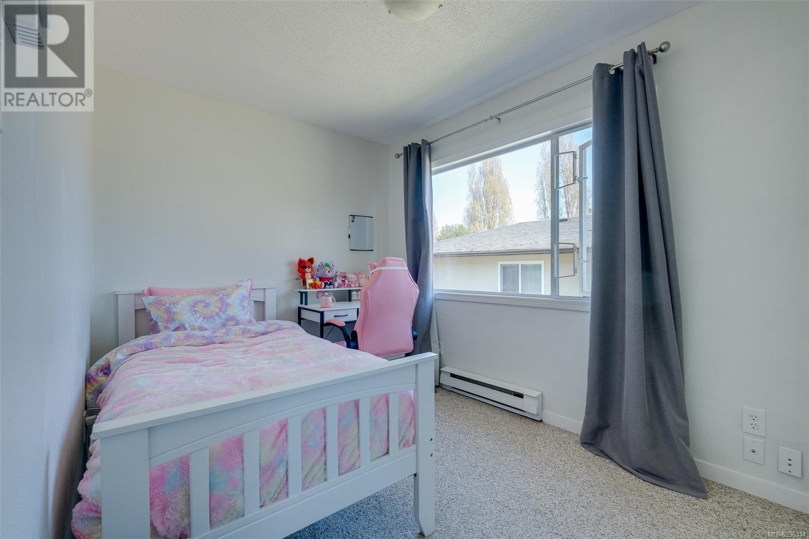 Property at 760 Wilson St image 4