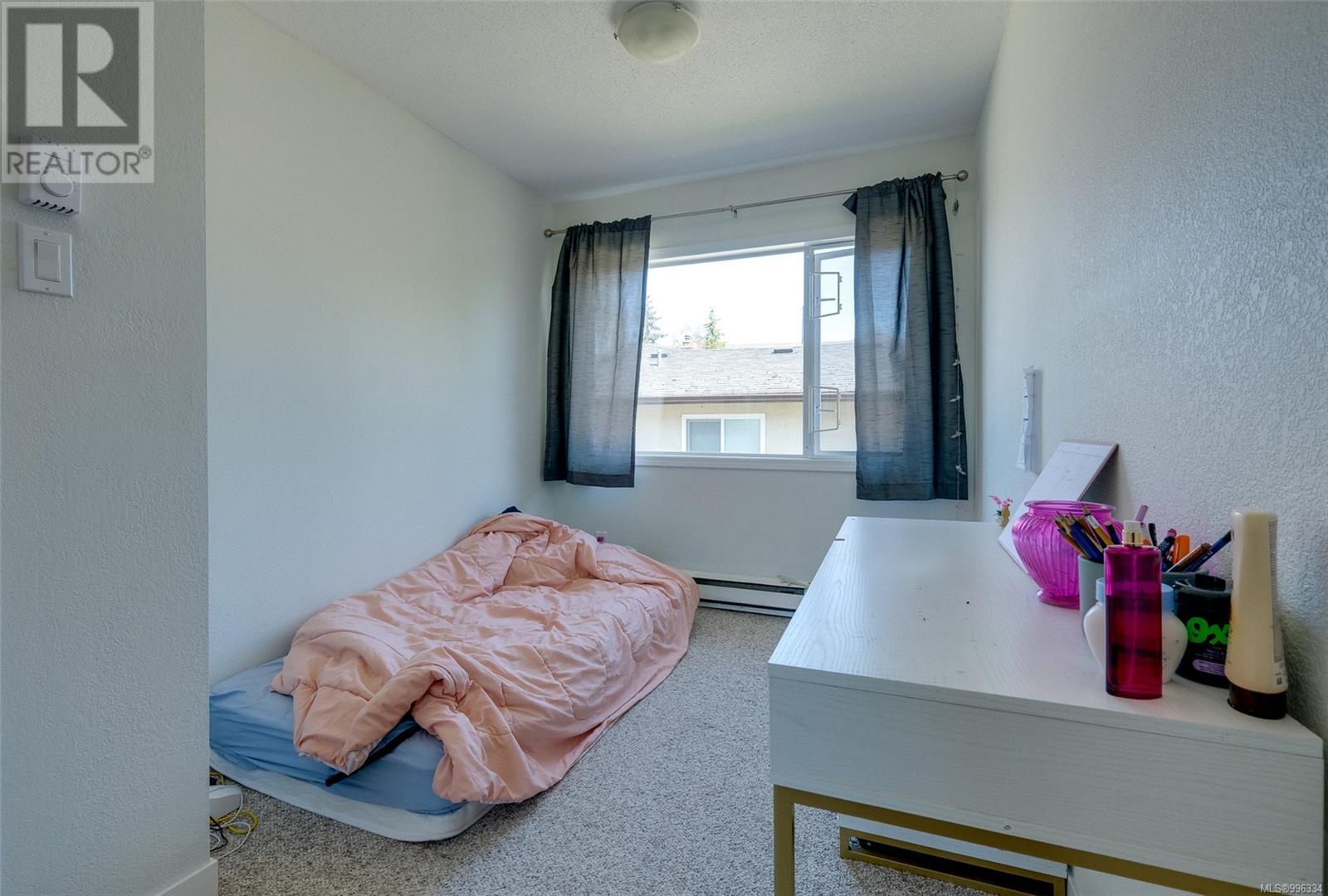 Property at 760 Wilson St image 5