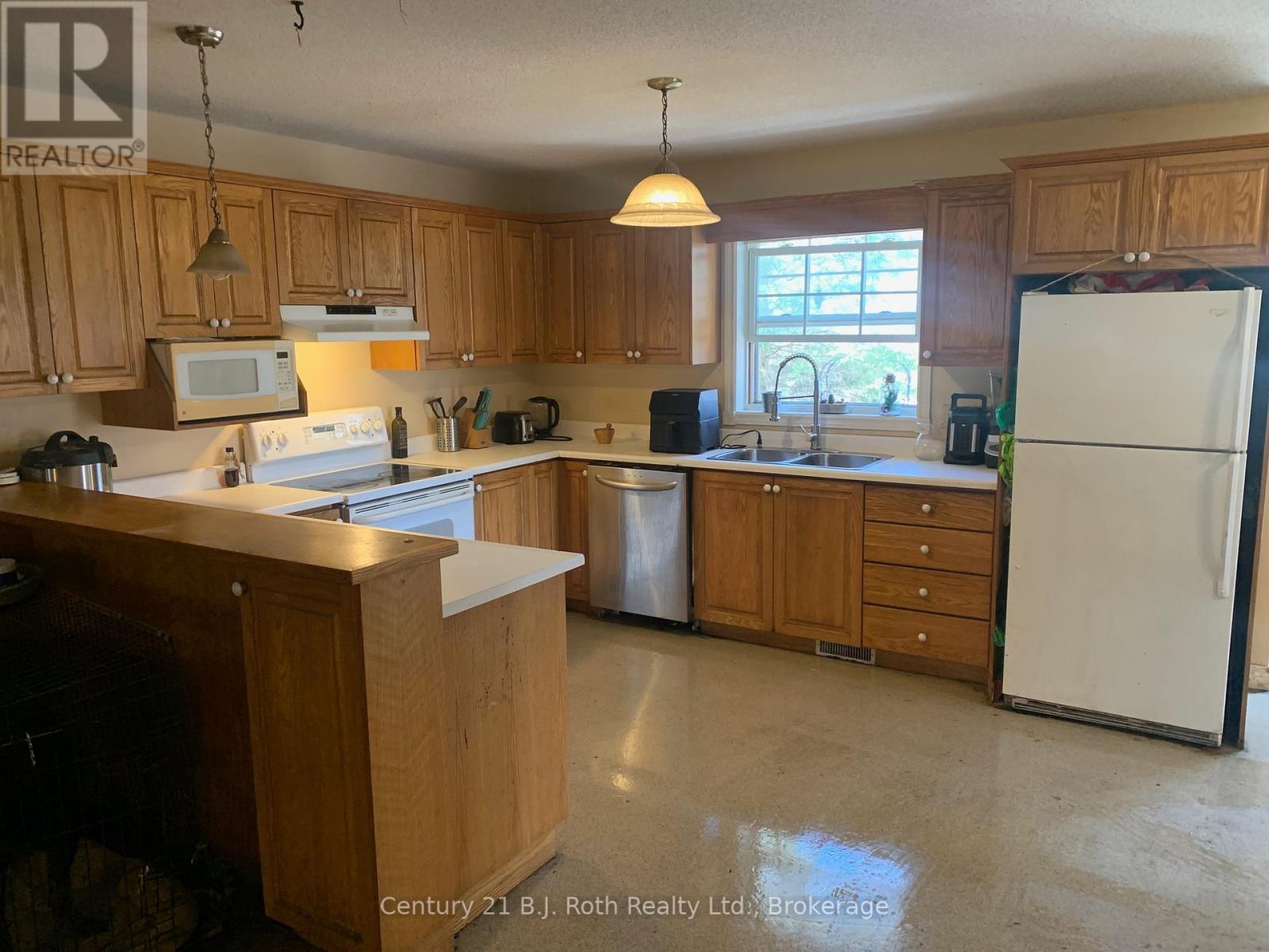 1087 Merkley Road, Gravenhurst, Ontario  P1P 1R3 - Photo 11 - X12101912