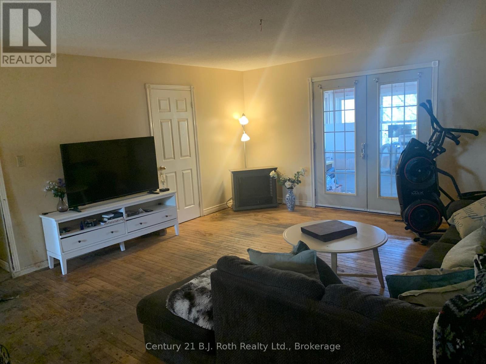 1087 Merkley Road, Gravenhurst, Ontario  P1P 1R3 - Photo 12 - X12101912
