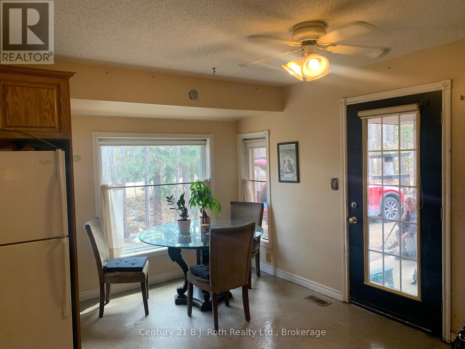 1087 Merkley Road, Gravenhurst, Ontario  P1P 1R3 - Photo 13 - X12101912