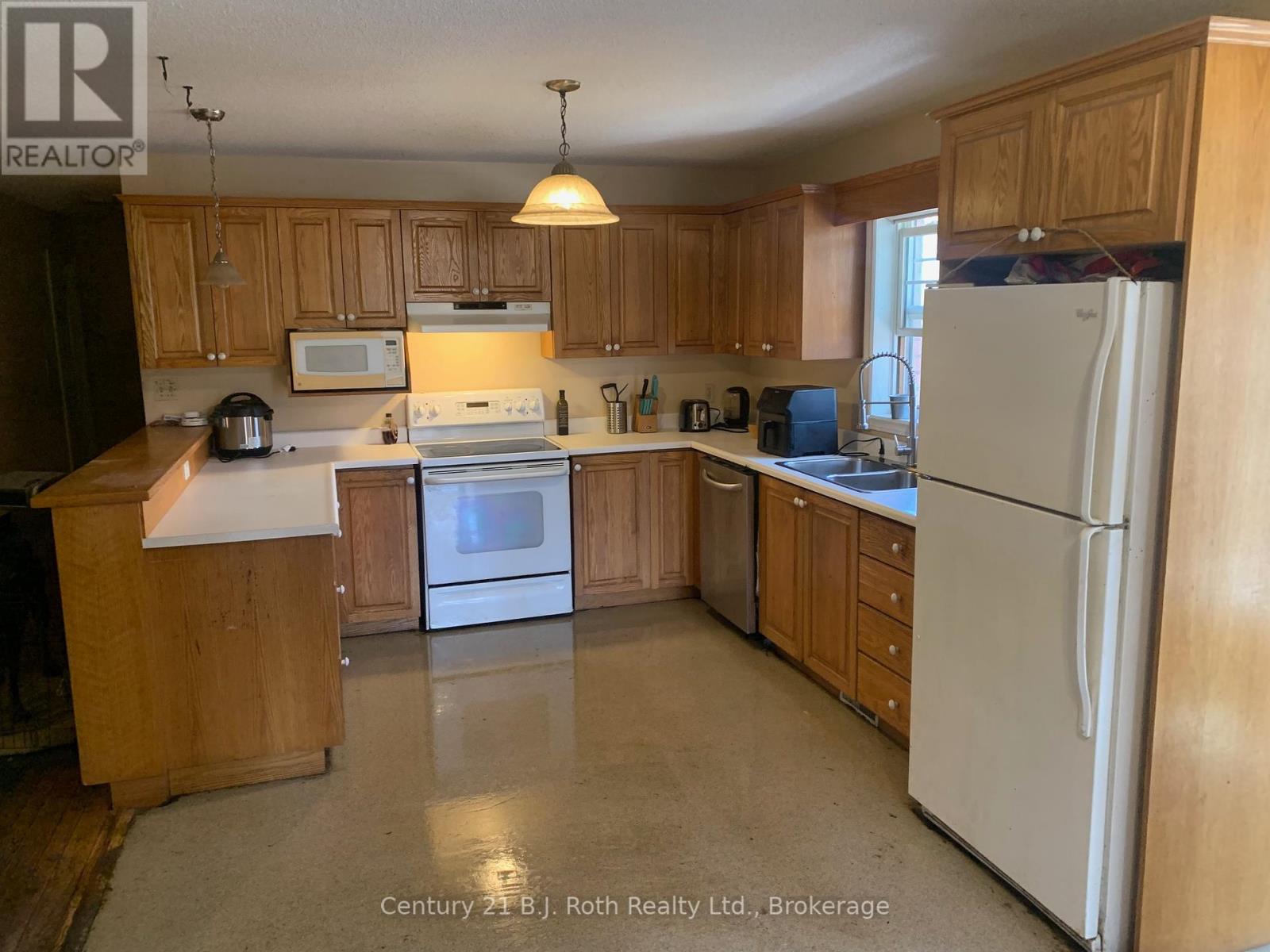 1087 Merkley Road, Gravenhurst, Ontario  P1P 1R3 - Photo 14 - X12101912