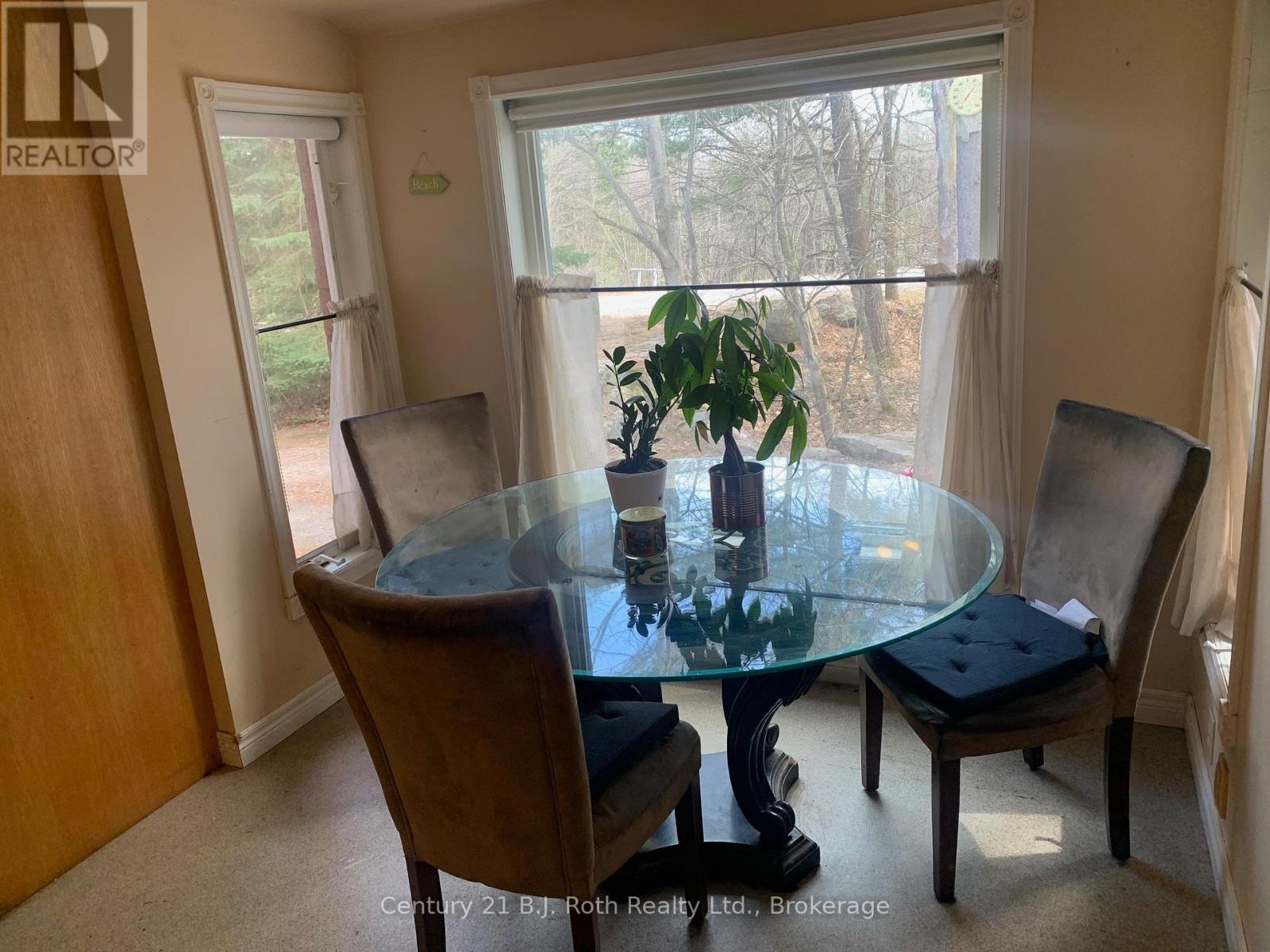 1087 Merkley Road, Gravenhurst, Ontario  P1P 1R3 - Photo 17 - X12101912