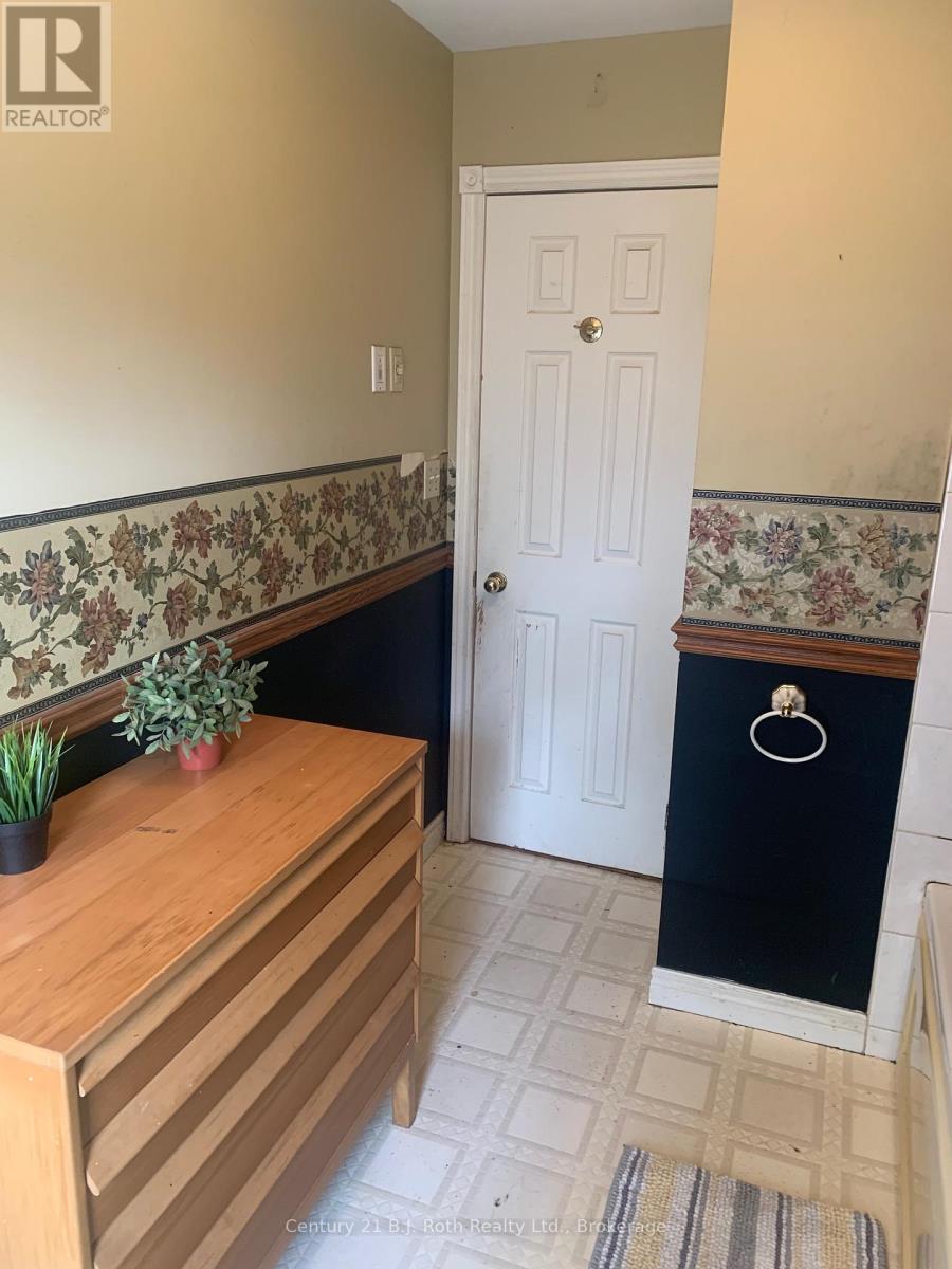 1087 Merkley Road, Gravenhurst, Ontario  P1P 1R3 - Photo 18 - X12101912