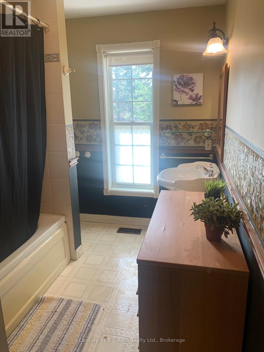 1087 Merkley Road, Gravenhurst, Ontario  P1P 1R3 - Photo 19 - X12101912
