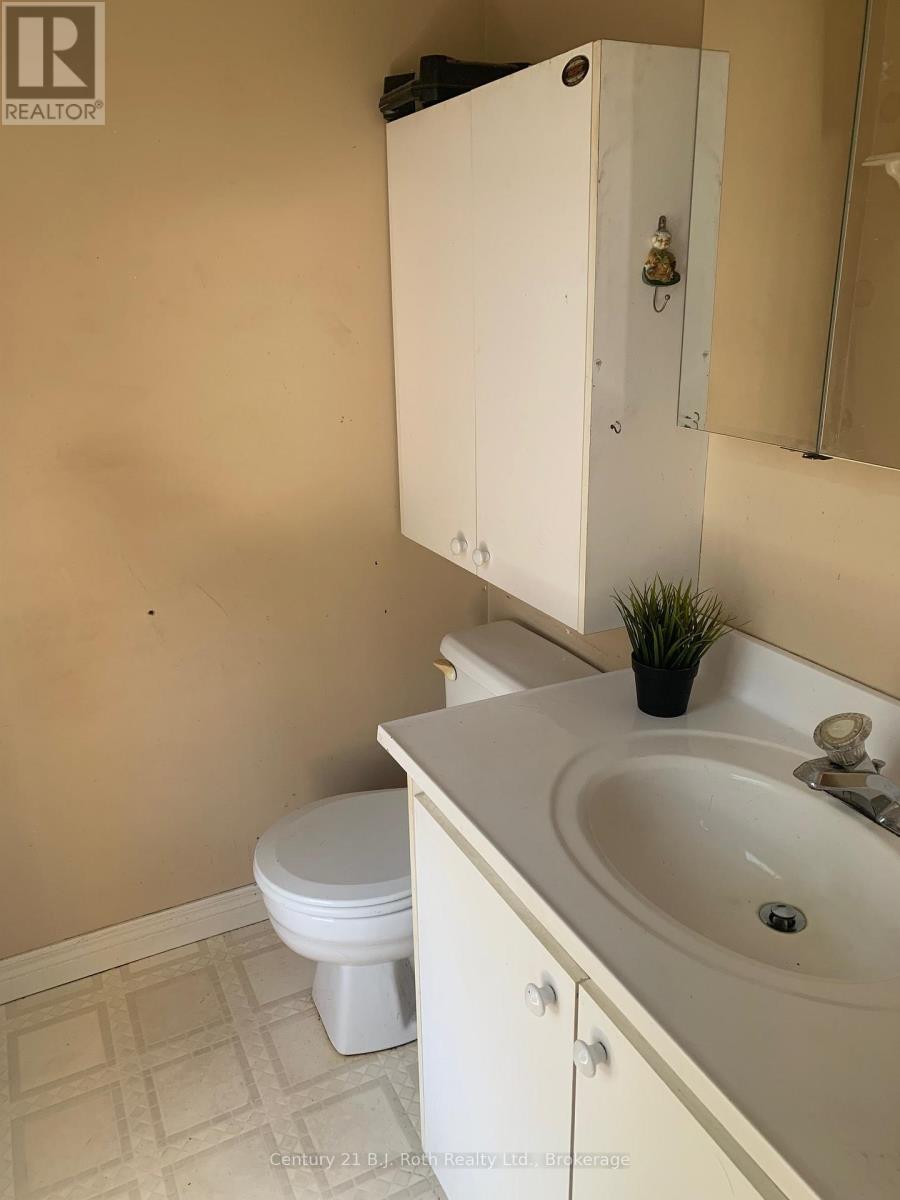1087 Merkley Road, Gravenhurst, Ontario  P1P 1R3 - Photo 21 - X12101912