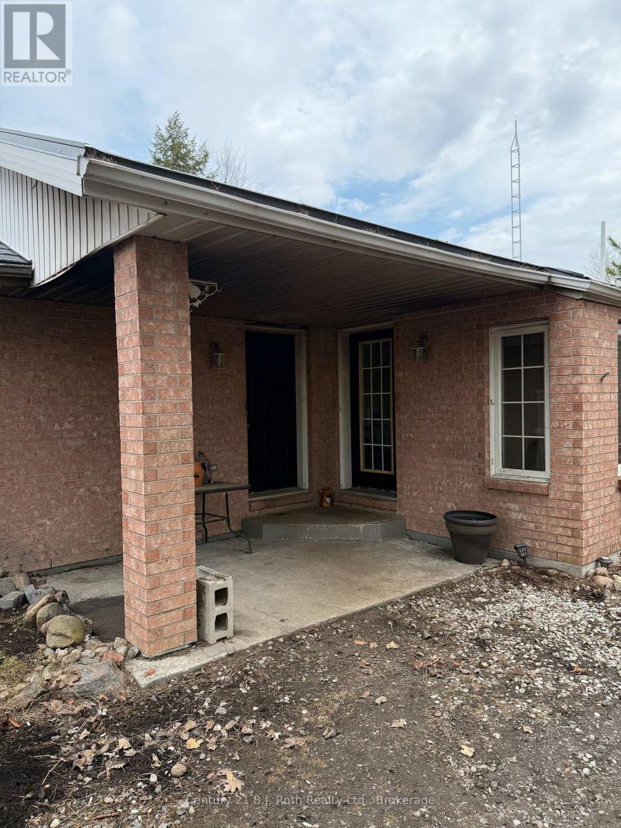 1087 Merkley Road, Gravenhurst, Ontario  P1P 1R3 - Photo 4 - X12101912
