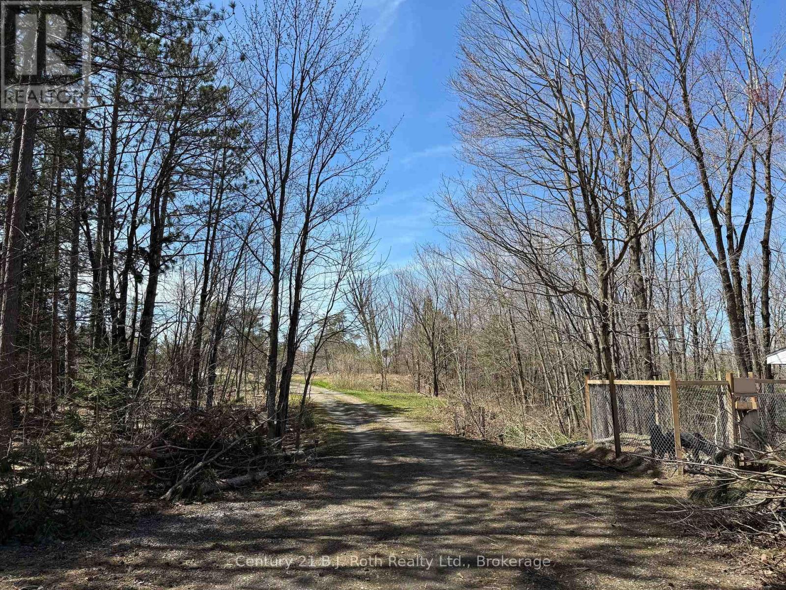 1087 Merkley Road, Gravenhurst, Ontario  P1P 1R3 - Photo 5 - X12101912