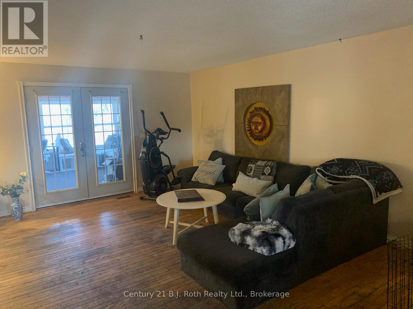 1087 Merkley Road, Gravenhurst, Ontario  P1P 1R3 - Photo 8 - X12101912