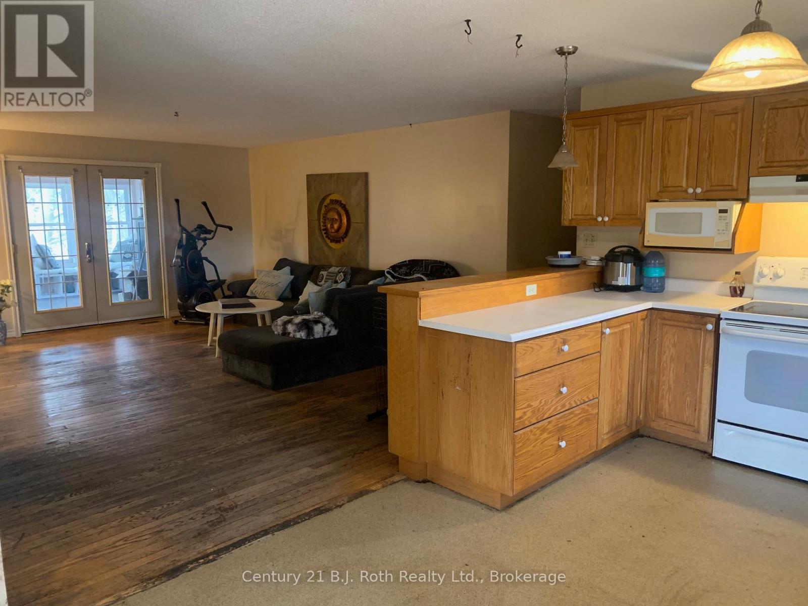 1087 Merkley Road, Gravenhurst, Ontario  P1P 1R3 - Photo 9 - X12101912