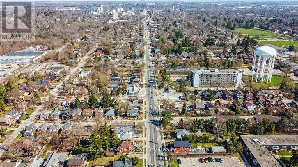 572 Woolwich Street, Guelph, Ontario  N1H 3Y2 - Photo 3 - X12101953