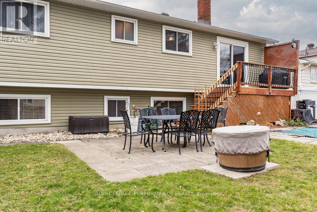 1645 Fisher Avenue, Ottawa, Ontario  K2C 1X8 - Photo 48 - X12101897