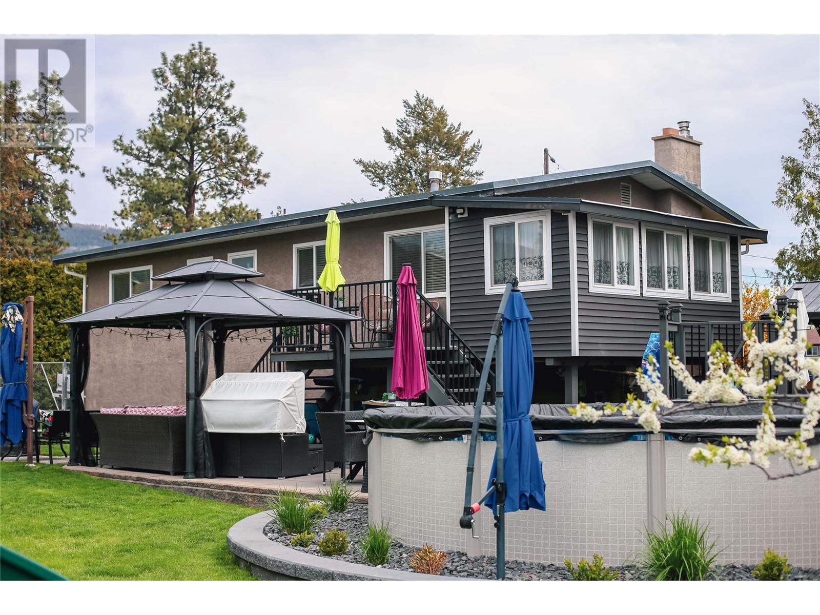Property at 3548 MacDonnel Road image 4