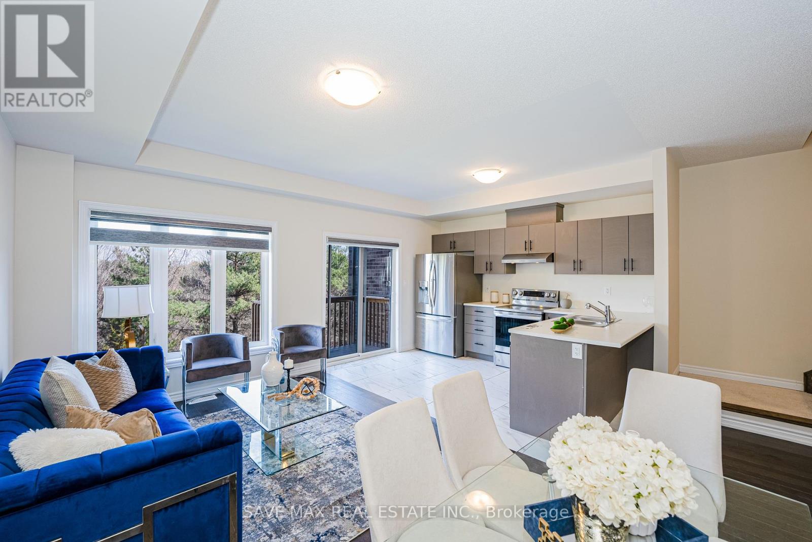 Property at 38 SENAY CIRCLE W image 1