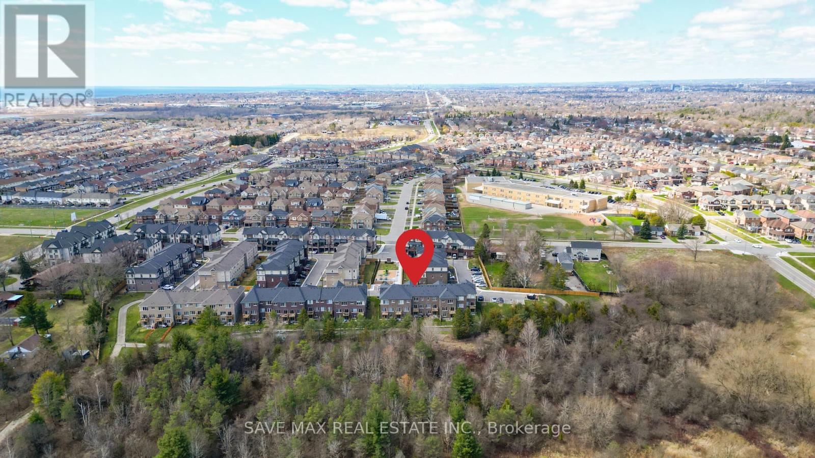 Property at 38 SENAY CIRCLE W image 5