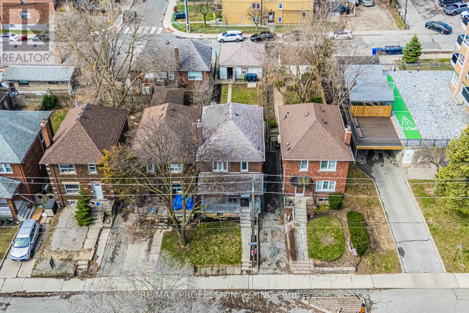 Property at 560 ATLAS AVENUE image 5