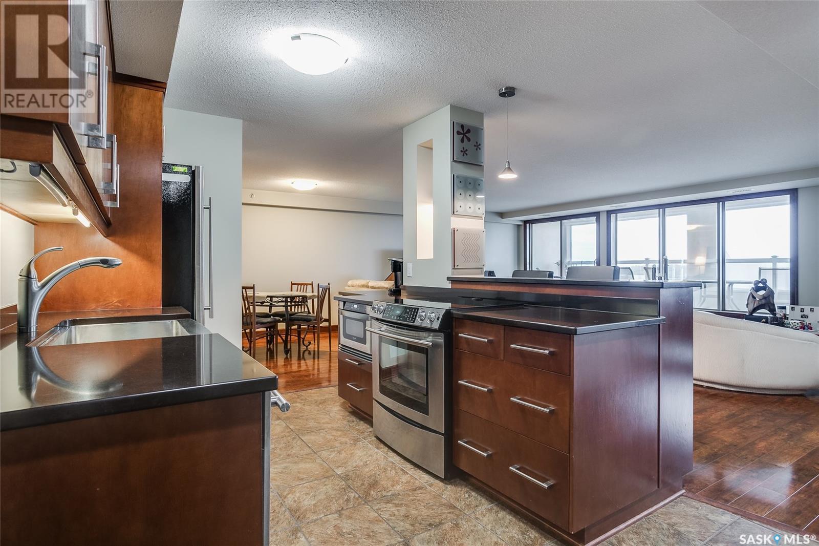 Property at 702 525 3rd AVENUE N image 2