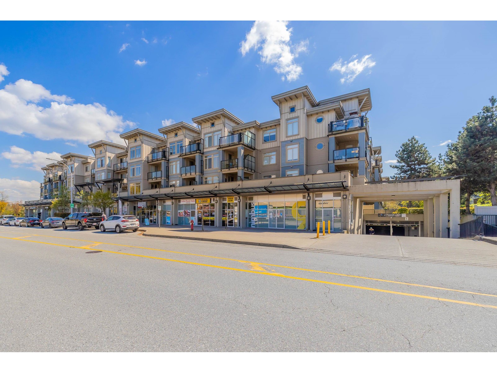 430 15380 102a Avenue, Surrey, British Columbia  V3R 0B3 - Photo 2 - R2993986