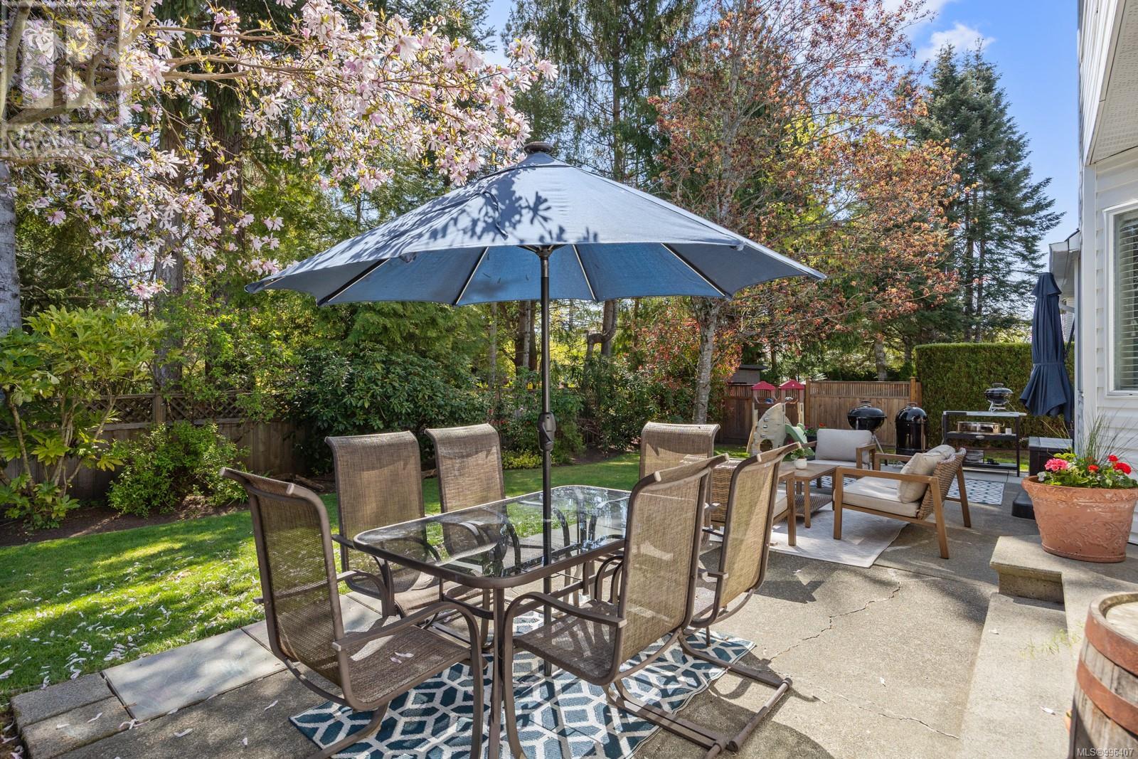 Property at 1150 Malahat Dr image 4