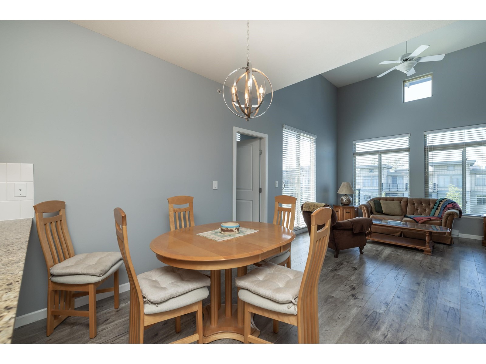 430 15380 102a Avenue, Surrey, British Columbia  V3R 0B3 - Photo 9 - R2993986