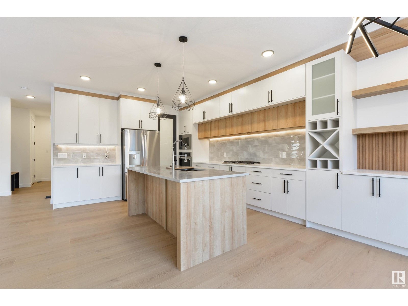 Property at 22135 81 AV NW image 1