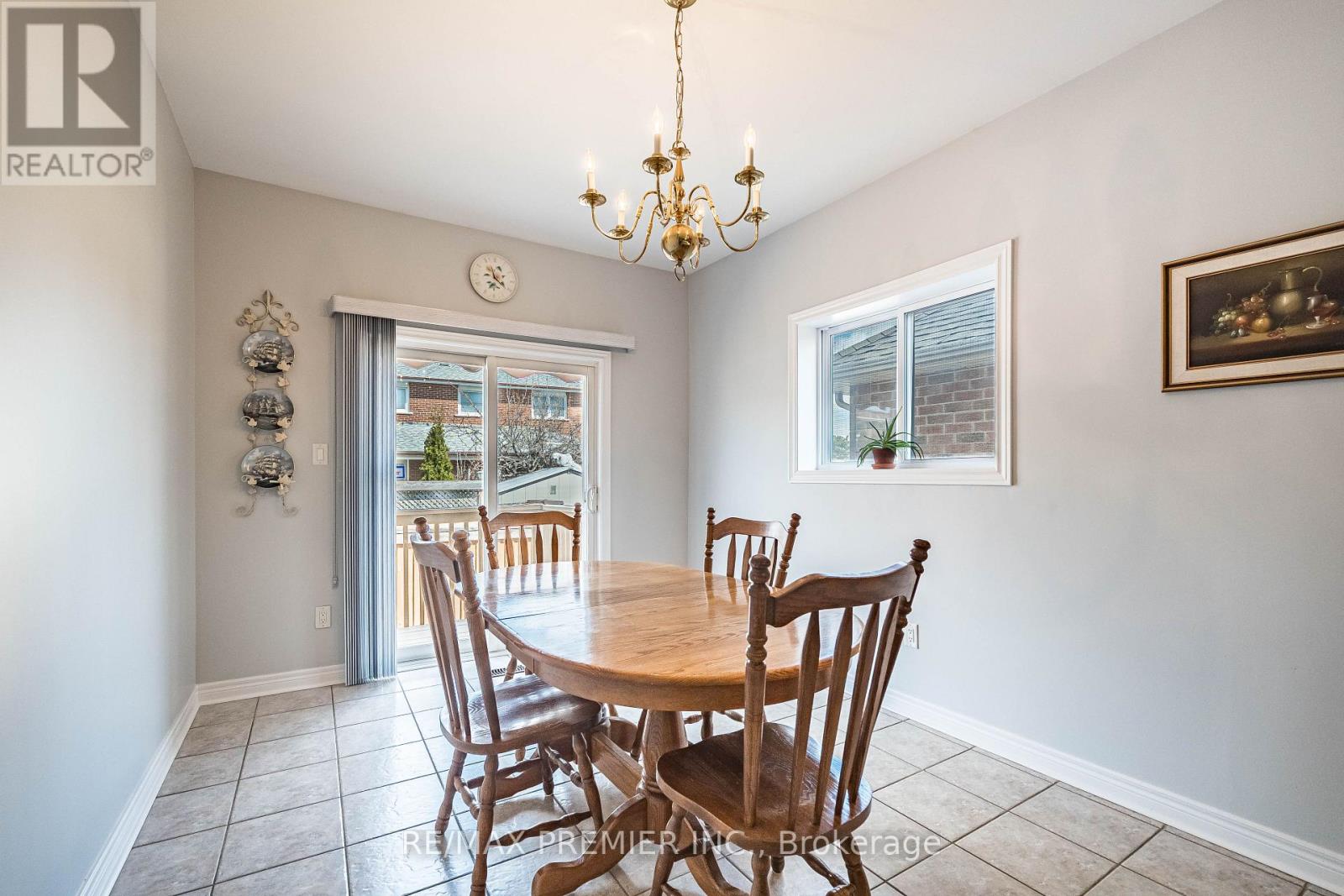 12 Amalfi Court, Vaughan, Ontario  L4L 9S2 - Photo 12 - N12101991