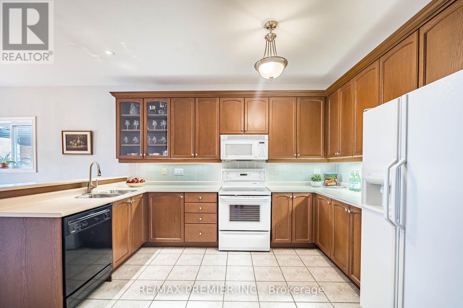 12 Amalfi Court, Vaughan, Ontario  L4L 9S2 - Photo 17 - N12101991